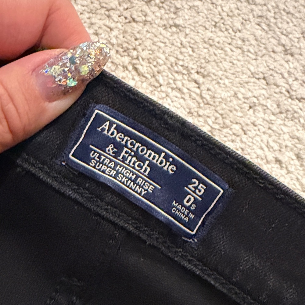 Abercrombie & Fitch High Rise Skinny Jeans Short - Black Sz 25